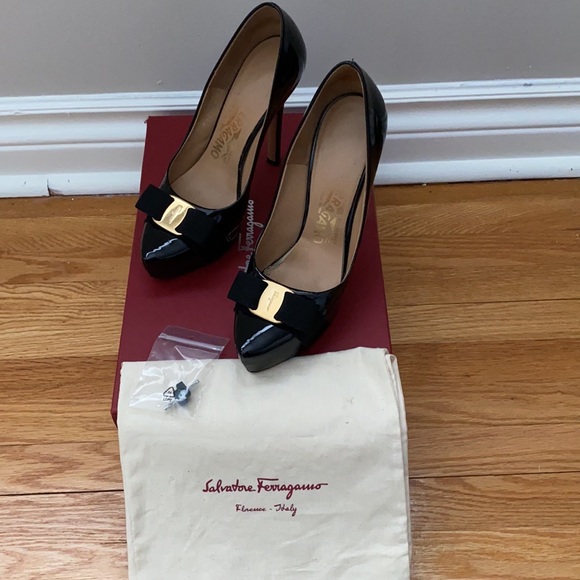 Salvatore Ferragamo Trilly Ferro Black Patent Heels (Size 6) - Picture 4 of 6